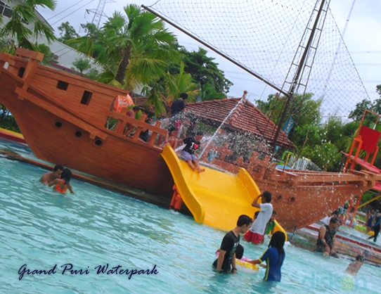 Booklet Grand Puri Waterpark Gabusan 2013 2014 Bermain Air Sepuasnya 